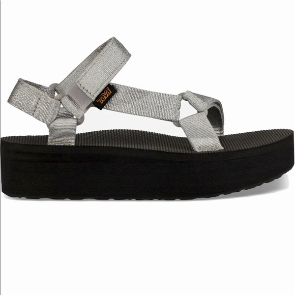 Teva Flatform Sandals - NWT (wmns 5/6) - Picture 3 of 16